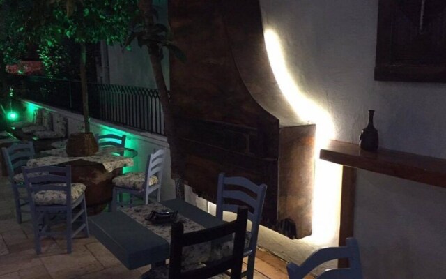 Dalyan Butik Otel Hayat Bahcesi