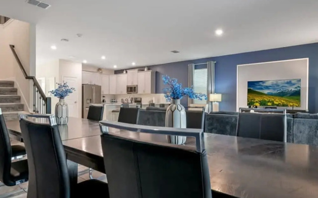 Charming Home Ideal Location Spacious Game Room