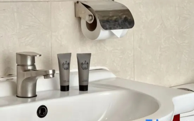 Bayu 23 Hotel – Bathroom – Kota Kinabalu