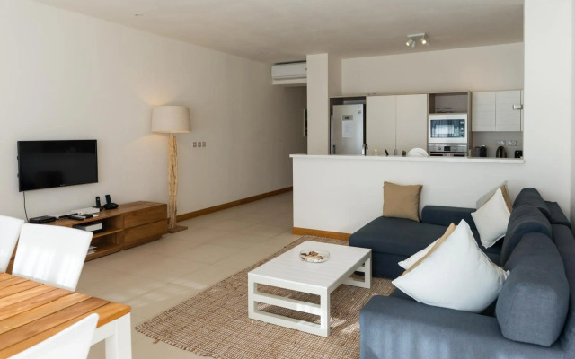 Villasun Seafront Apartment at Cap Ouest