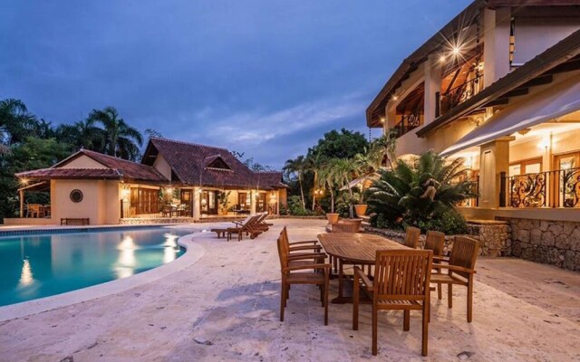 Srvittinivillas Brres/16 Spacius Villa / Large Family/ Group/ Couples/holiday