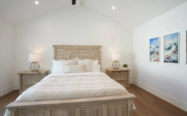 4 bedroom, 2 bathrooms