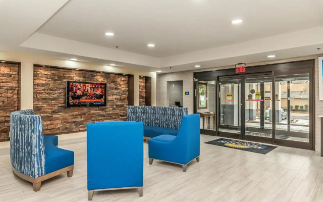 Days Inn & Suites Prattville-Montgomery