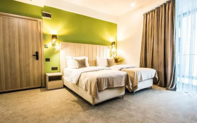 Central Carol Aparthotel 2