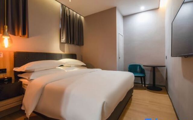 Meri Hotel (Taoyuan Subway Station)