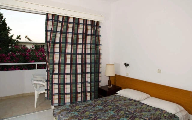 Gnest Apartments