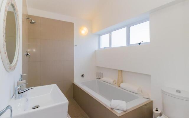 White Waves Beach House