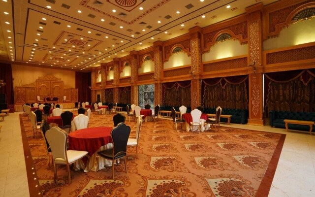 Hotel Rajwada Resort