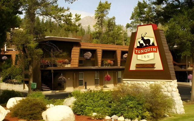 Tonquin Inn