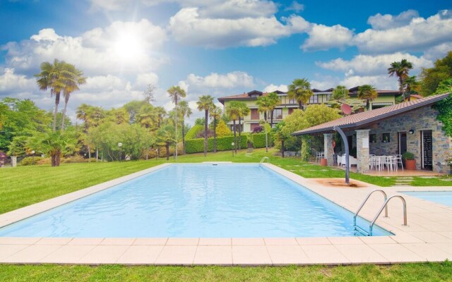 Amazing Gaia Le Palme Pool Lake View