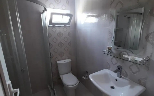 Kemeni Guest House