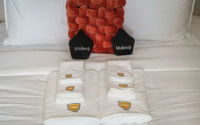 Oceanview Sunset View 3BR Luxe Home Yard