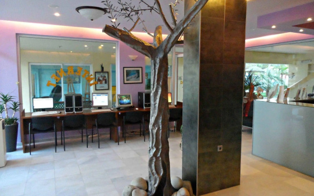 Menia Beach Hotel