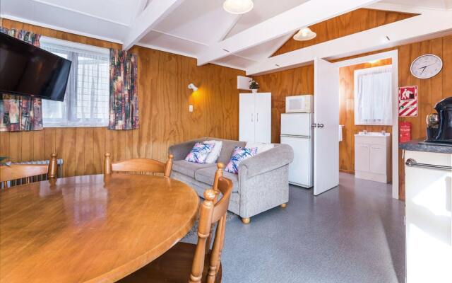 Motutere Bay Top 10 Holiday Park