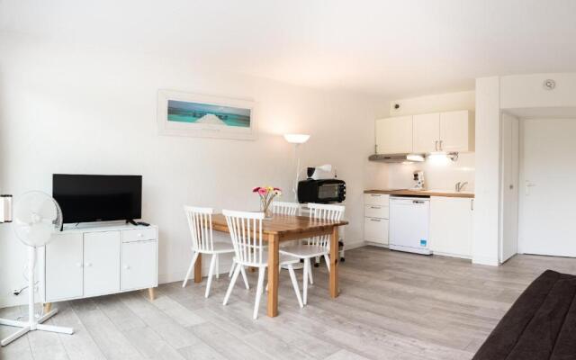 Studio Standing 1ere Ligne Grau du Roi