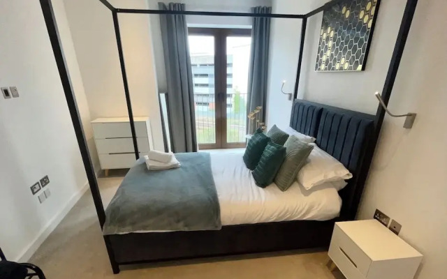 St Albans City Retreat - 2 Bed Apartment
