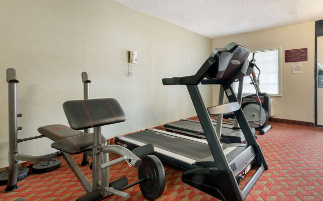 Econo Lodge Huntington - Barboursville University Area