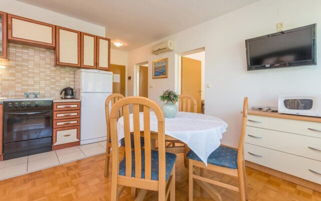 Stunning Apartment in Banj With Wifi and 2 Bedrooms