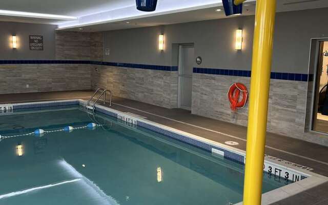 GLo Best Western Mississauga Corporate Centre
