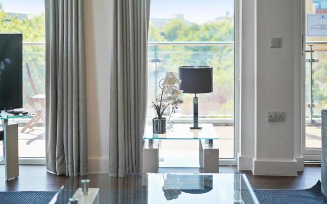 Kennet House Superior Serviced Apartment by Ferndale