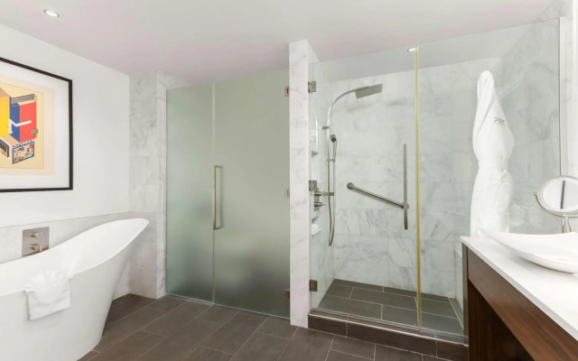 The Art Hotel Denver, Curio Collection by Hilton