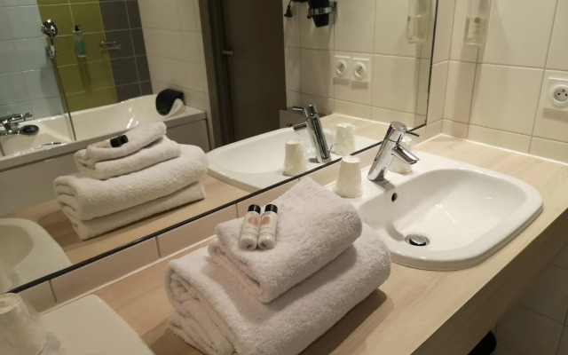 Hotel Le Cinq Hyper Centre Ville