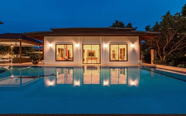 Large 7 Bed Luxury Villa on Golf Course