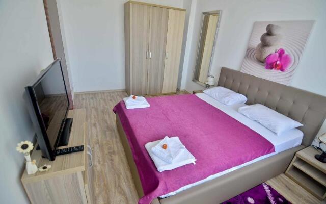 Lux Tropical Garden Apartment Mamaia Nord