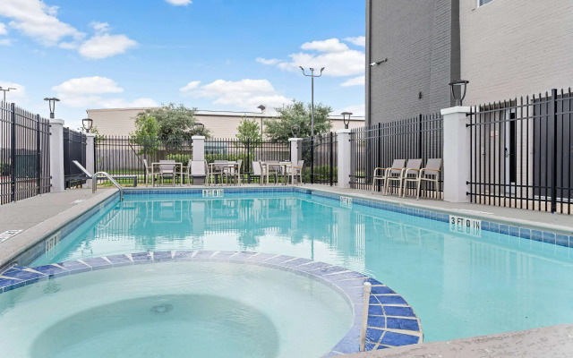 Hawthorn Extended Stay by Wyndham Port Arthur