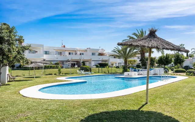 Relaxing Hideaway in Nueva Andaluc a Ref M57