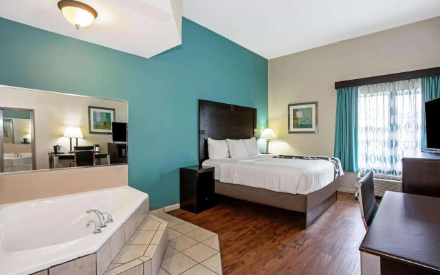 La Quinta Inn & Suites by Wyndham PCB Pier Park area