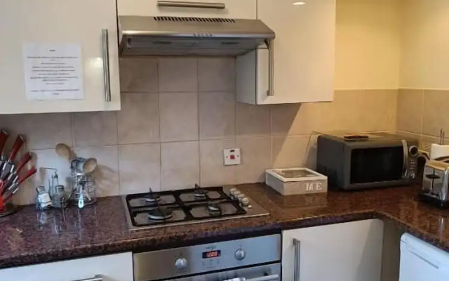 Mayville House Apartment