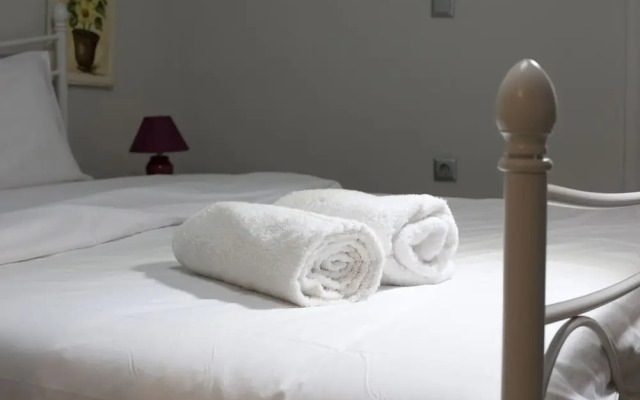 Chalandri, a newly renovated studio