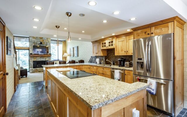 Park Avenue Upgraded 2 Bedroom Condominiums