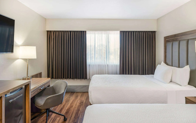 Days Inn by Wyndham Victoria On The Harbour