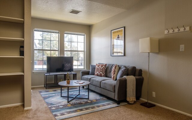 Eastside 1 & 2 BR Apts with balcony by Frontdesk