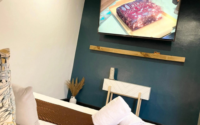 CLOCKWORKORANGE Luxury Suites