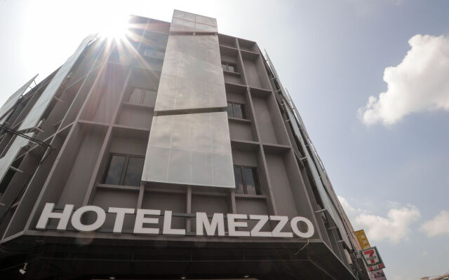 Hotel Mezzo