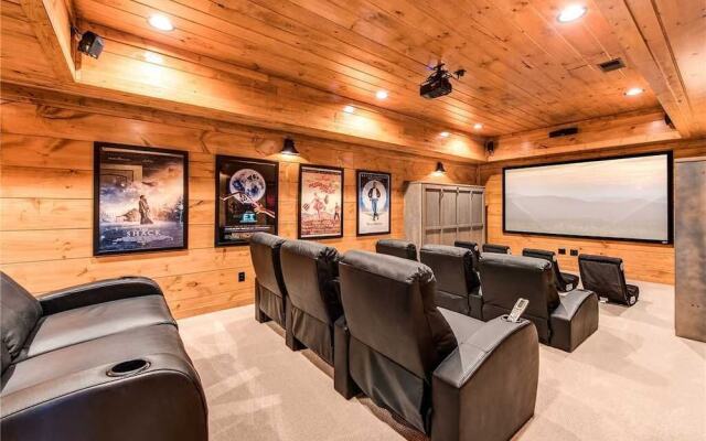 Bear Elegance - Three Bedroom Cabin