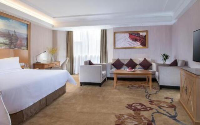 Vienna Hotel Shenzhen Honghu Branch