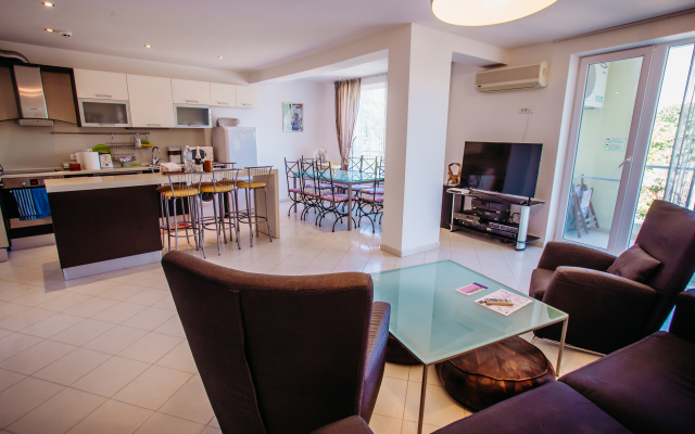 Yassen Mng Apartments