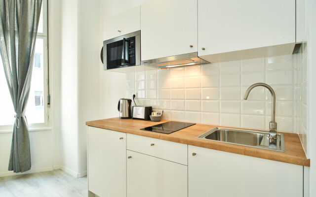 Central Downtown Apartments by Irundo