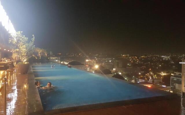 Warhol Apartement Lt 15 Jl. Ahmad Yani Simpang 5 Semarang