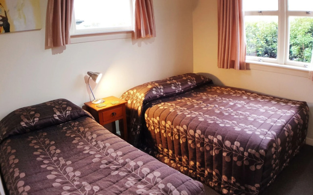 Glacier View Motel