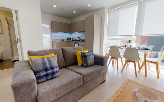 Luxury Stevenage North Central Apartment Business Leisure