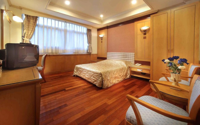 Green City Hotel