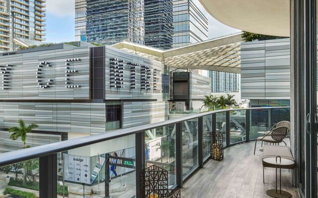 SLS LUX Brickell