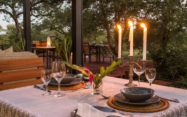 Moya Safari Villa