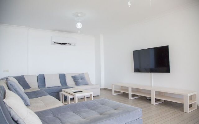 Villa Royal 2 by Akdenizvillam