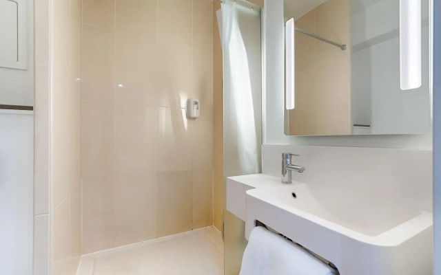 B&B Hotel Paris Meudon Vélizy